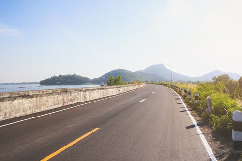 黑柏油路 · 免费素材图片