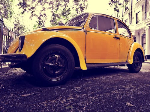 黄色大众甲壳虫双门轿跑车的特写照片 · 免费素材图片