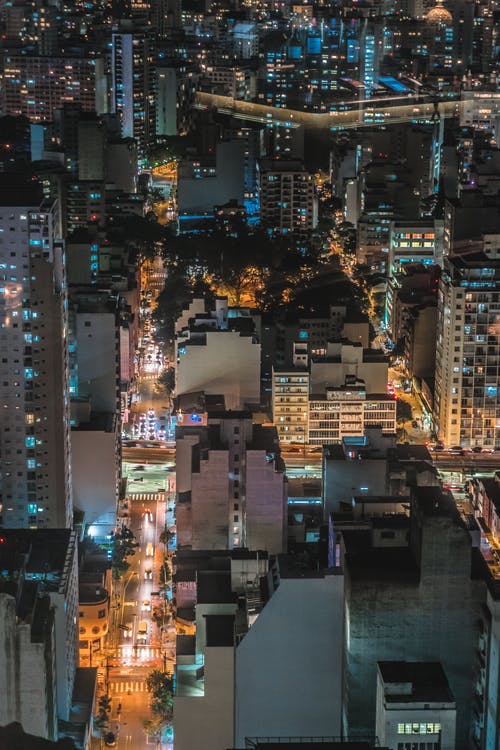 夜间城市鸟瞰图 · 免费素材图片