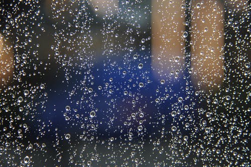窗户上的水滴 · 免费素材图片