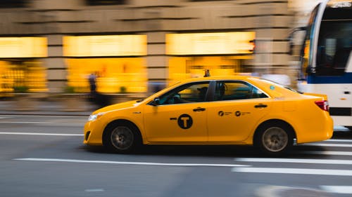 出租车超车 · 免费素材图片