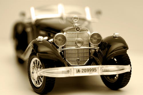 老式黑色汽车比例模型的选择性聚焦摄影 · 免费素材图片