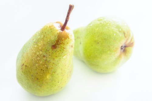 两个绿色梨果实 · 免费素材图片