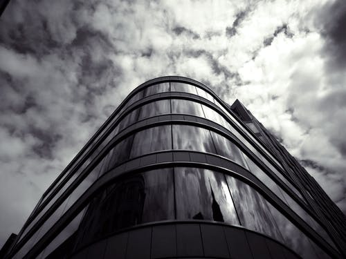 建筑灰度摄影 · 免费素材图片