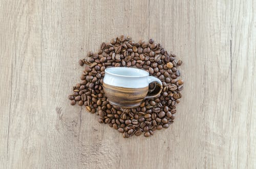 布朗杯布朗咖啡豆 · 免费素材图片