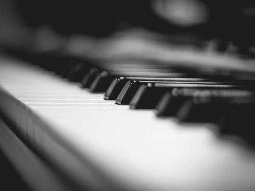 钢琴微距摄影 · 免费素材图片