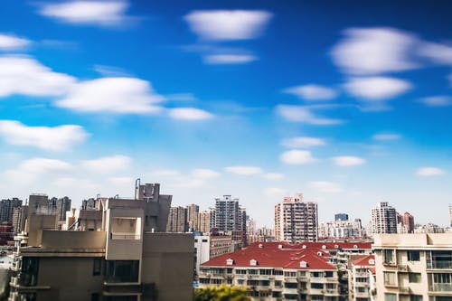 白色混凝土建筑 · 免费素材图片