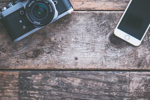 傻瓜相机和iphone的平面摄影 · 免费素材图片