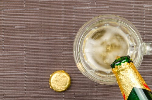 绿色玻璃瓶 · 免费素材图片