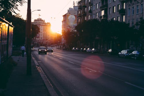 道路上的日落美景 · 免费素材图片