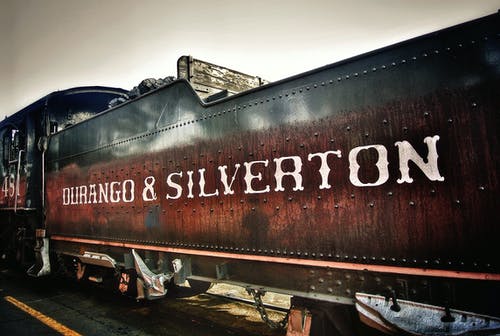杜兰戈和西尔弗顿在布朗染色火车上 · 免费素材图片