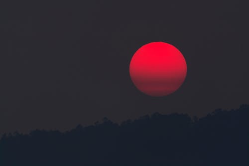 夜间红月亮 · 免费素材图片
