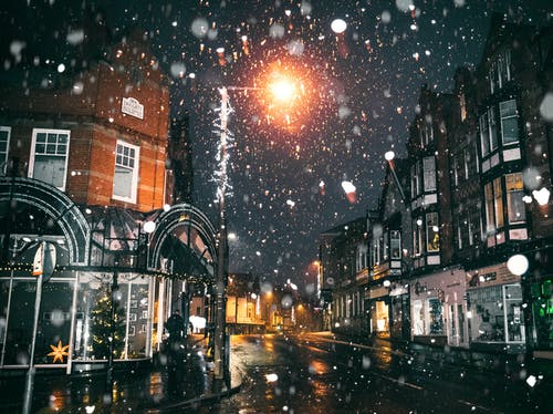 城镇绘画中的雪雨 · 免费素材图片