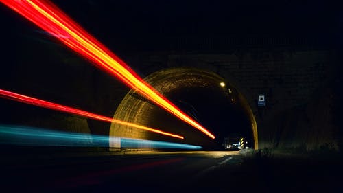 隧道的延时照片 · 免费素材图片