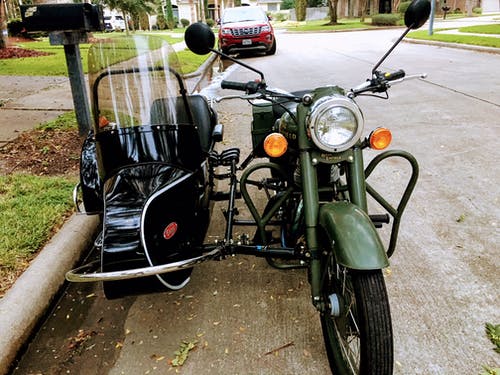 绿色和黑色三轮车 · 免费素材图片