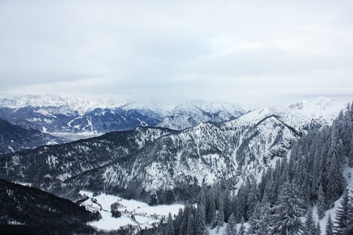 白雪覆盖的山脉的风景 · 免费素材图片