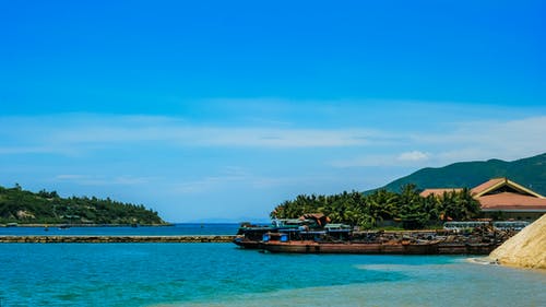 布朗房子附近的海和桥 · 免费素材图片