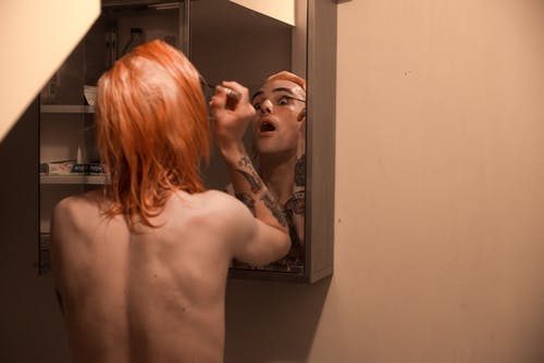 镜前人 · 免费素材图片