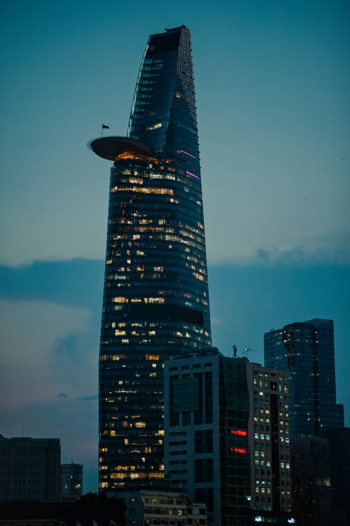 黎明时的高层建筑 · 免费素材图片