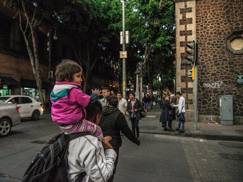 人穿夹克 · 免费素材图片