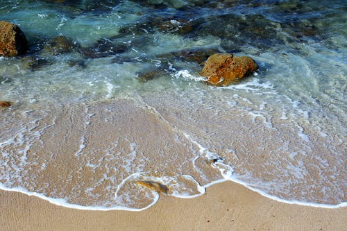 海边的海浪 · 免费素材图片