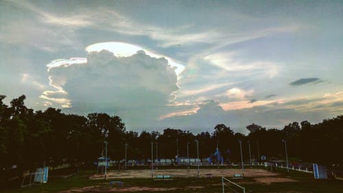 黎明时云的摄影 · 免费素材图片