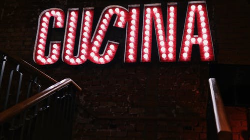 红色cucina标牌 · 免费素材图片