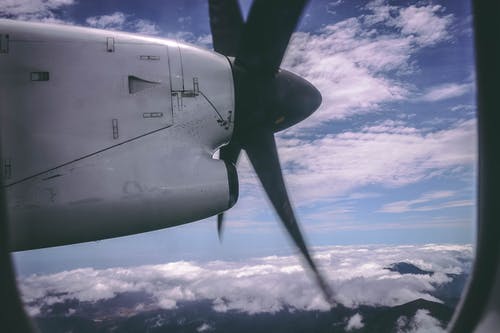 飞机发动机的地域摄影 · 免费素材图片