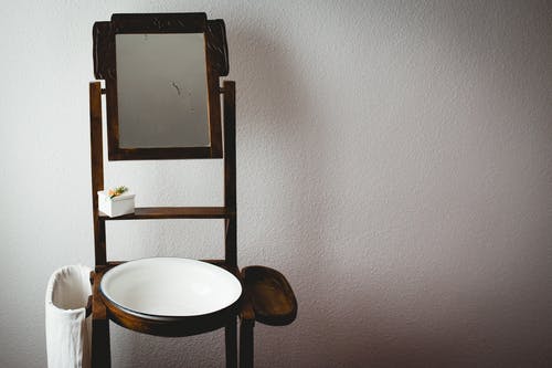 棕色木制老式盥洗盆 · 免费素材图片