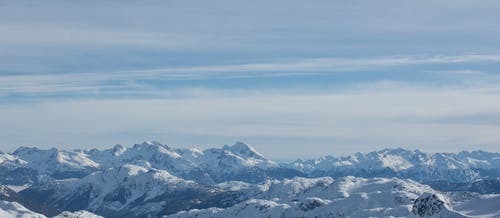 雪山山脉的航拍照片 · 免费素材图片