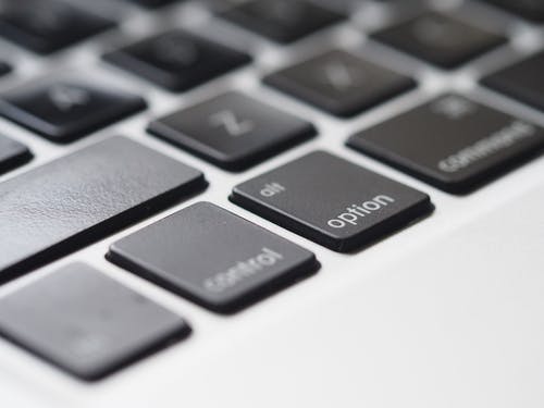 Macbook键盘特写摄影 · 免费素材图片