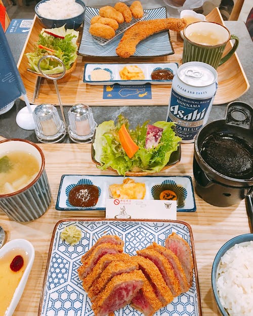 板上油炸的食物 · 免费素材图片