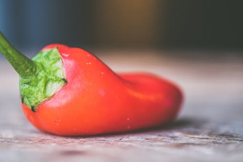 红辣椒的选择性聚焦照片 · 免费素材图片