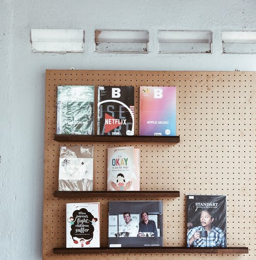 棕色木制相框很多 · 免费素材图片