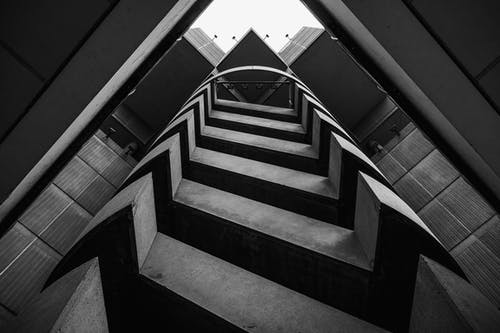 高层建筑的低角度照片 · 免费素材图片