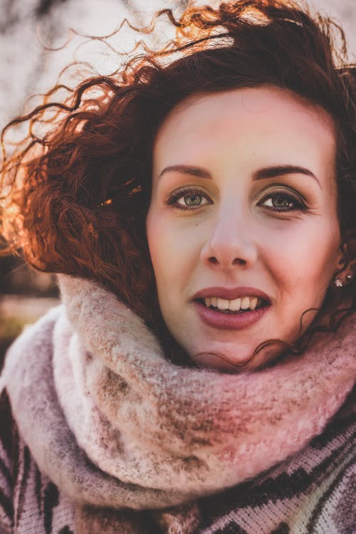 女人的画像 · 免费素材图片