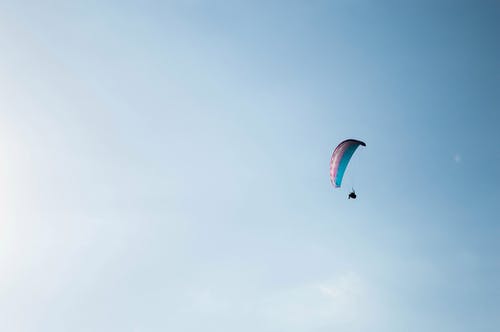 滑翔伞的人的照片 · 免费素材图片