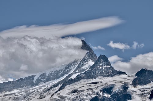 积雪覆盖的山脉照片 · 免费素材图片