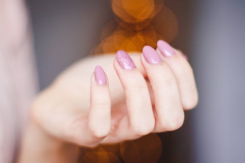 粉红色修指甲 · 免费素材图片