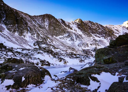 白雪覆盖的山脉 · 免费素材图片