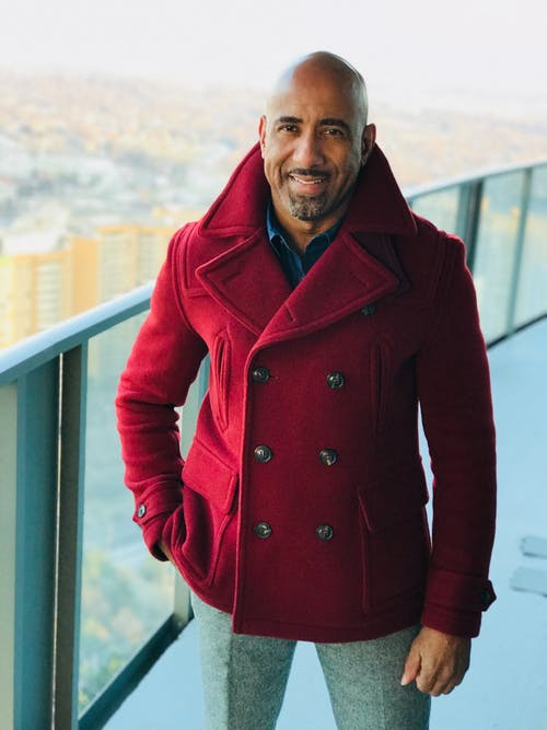 红色外套的男人 · 免费素材图片