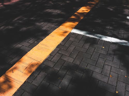 黑色和棕色表面 · 免费素材图片