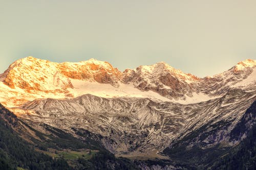 灰色雪山 · 免费素材图片