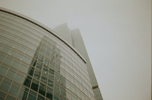 玻璃建筑的建筑摄影 · 免费素材图片