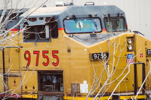 黄火车 · 免费素材图片