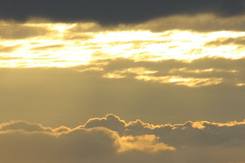 太阳光线和云 · 免费素材图片
