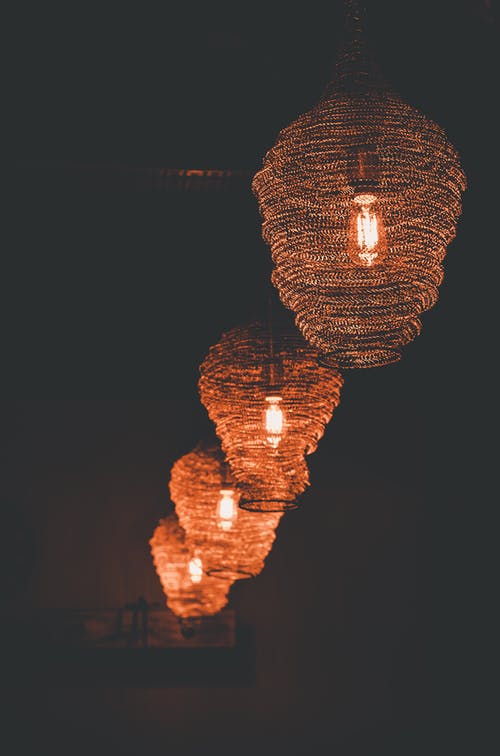 棕色吊灯 · 免费素材图片