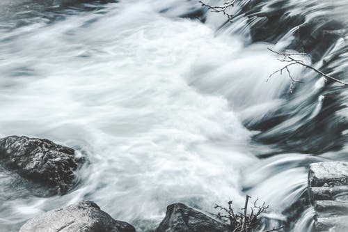 瀑布的延时摄影 · 免费素材图片