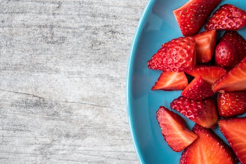 碗片草莓 · 免费素材图片