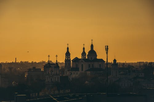 黄昏时的城市景观 · 免费素材图片